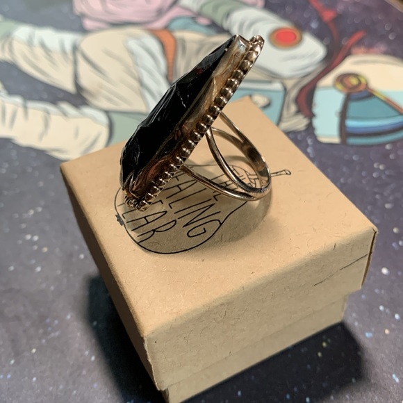 The Healing Pear Handcarved Obsidian Ring Arrowhead set in 925 silver size 8 - Picture 5 of 8